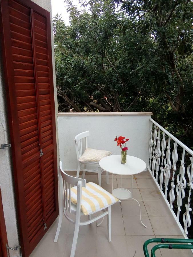 Relax Garden Apartment Stari Grad  Bagian luar foto